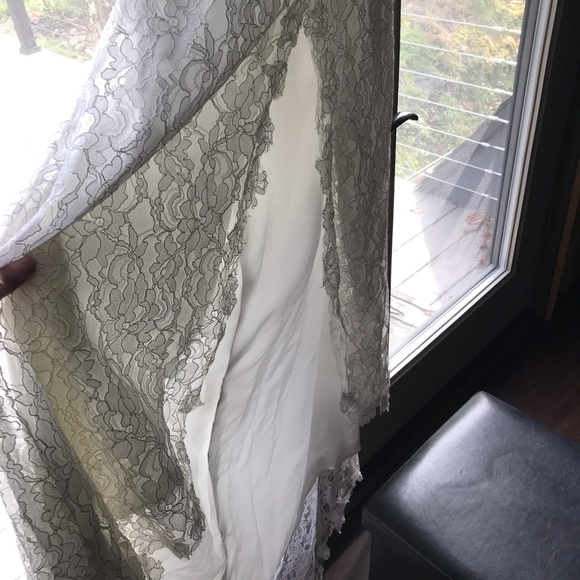 BRIDAL GOWN - NEVER WORN - Picture 5 of 6